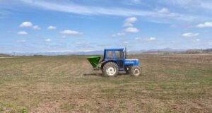 Արթիկում պարարտացվում են վարելահողերն ու խոտհարքները