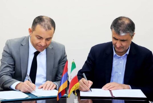 Վահան Քերոբյանն ու ԻԻՀ ճանապարհների և քաղաքաշինության նախարար Մոհամմադ Էսլամին ստորագրել են փոխըմբռնման հուշագիր